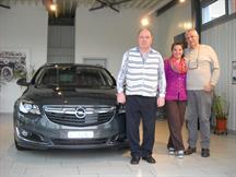 Familien Wernli aus Torgon VS mit ihrem Opel Insignia